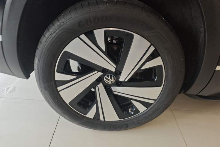 Used Volkswagen Teramont 2024 380TSI Four-Wheel Drive Prestige Luxury Edition Right Rear Wheel Hub
