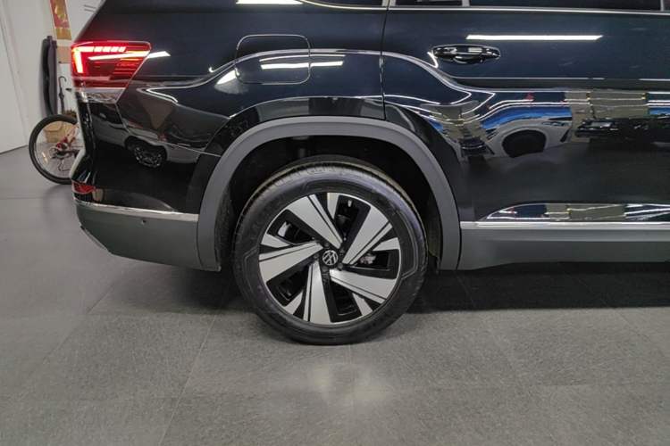 Used Volkswagen Teramont 2024 380TSI Four-Wheel Drive Prestige Luxury Edition Right Rear Wheel Hub
