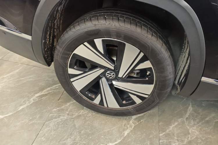 Used Volkswagen Teramont 2024 380TSI All-Wheel Drive Longyao Edition Right Rear Wheel Hub