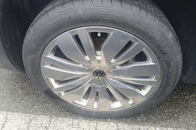 Used Volkswagen Teramont 2024 380TSI Four-Wheel Drive Longxiang Edition Right Rear Wheel Hub