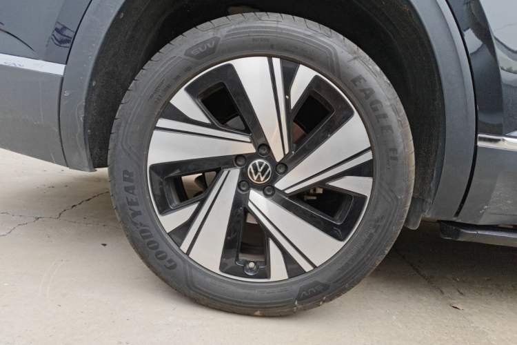 Used Volkswagen Teramont 2024 380TSI All-Wheel Drive Longyao Edition Right Rear Wheel Hub