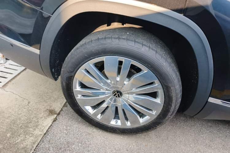 Used Volkswagen Teramont 2024 380TSI Four-Wheel Drive Longxiang Edition Right Rear Wheel Hub