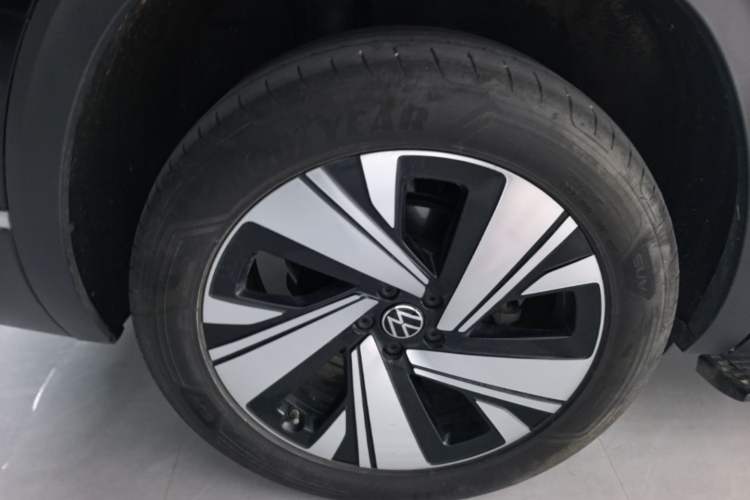 Used Volkswagen Teramont 2024 380TSI Four-Wheel Drive Prestige Luxury Edition Right Rear Wheel Hub