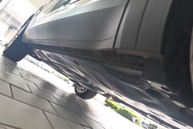 Used Volkswagen Teramont 2024 380TSI Four-Wheel Drive Longxiang Edition Right Side Sill
