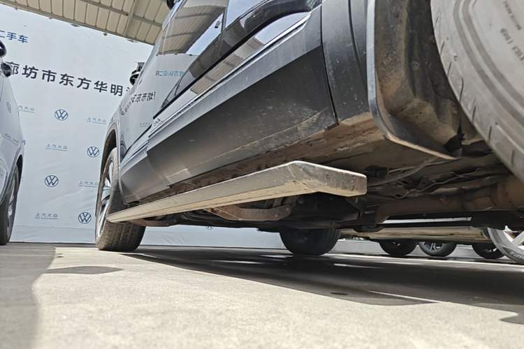 Used Volkswagen Teramont 2024 380TSI Four-Wheel Drive Prestige Luxury Edition Right Side Sill