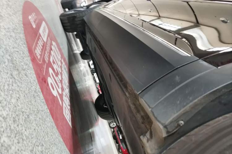 Used Volkswagen Teramont 2024 380TSI All-Wheel Drive Longyao Edition Right Side Sill