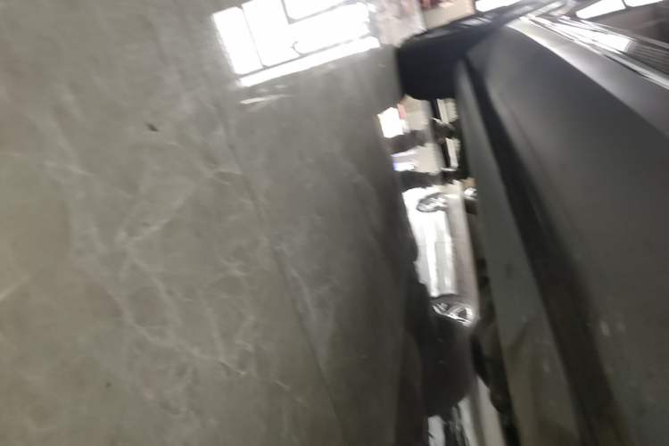 Used Volkswagen Teramont 2024 530 V6 All-Wheel-Drive Dragon Edition Right Side Sill