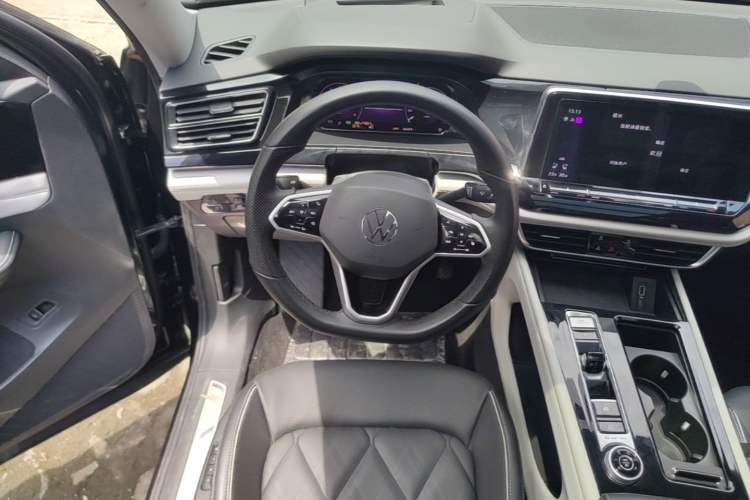 Used Volkswagen Teramont 2024 380TSI All-Wheel Drive Longyao Edition Steering Wheel