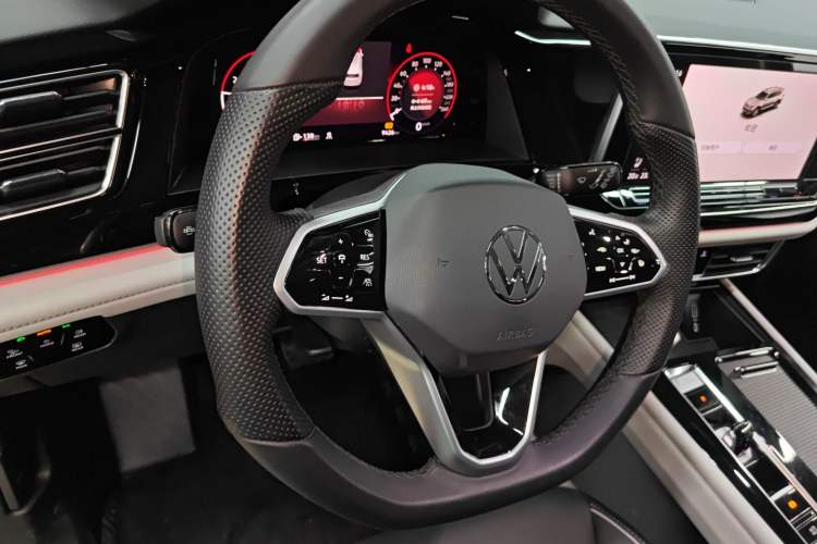 Used Volkswagen Teramont 2024 380TSI Four-Wheel Drive Prestige Luxury Edition Steering Wheel