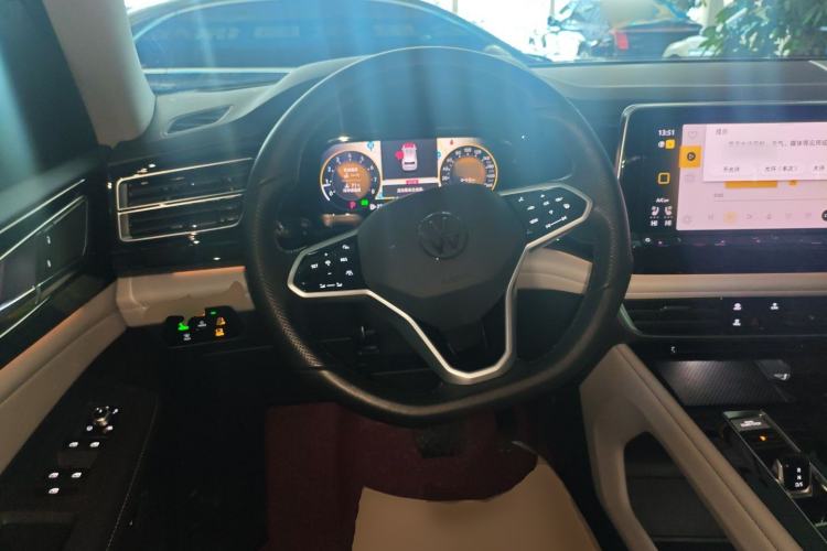 Used Volkswagen Teramont 2024 380TSI Four-Wheel Drive Dragon Edition Steering Wheel