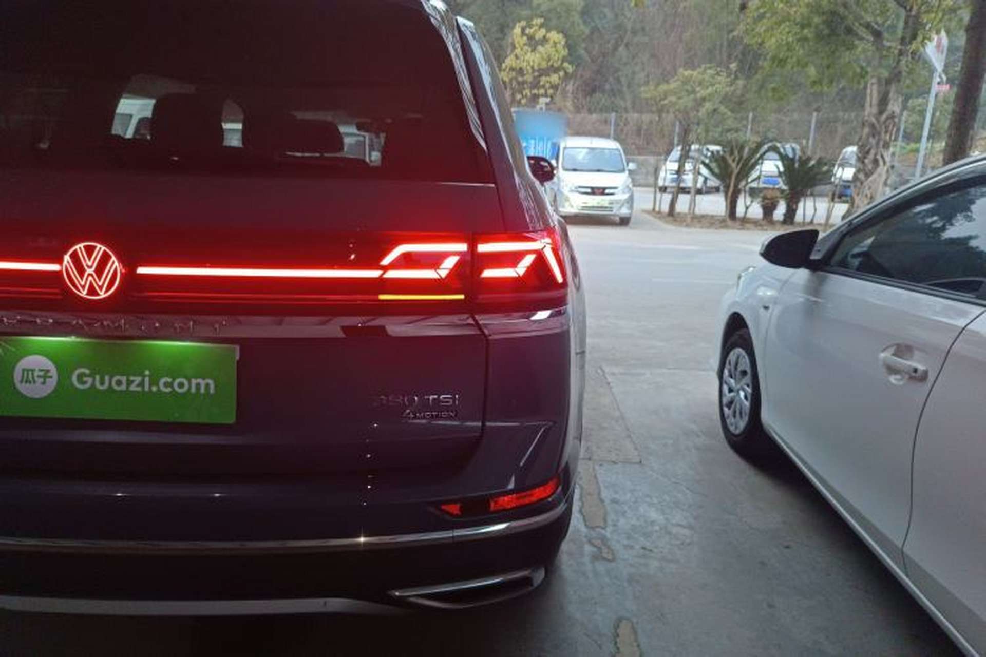 Used Volkswagen Teramont 2024 380TSI All-Wheel-Drive Qingfeng Limited Edition Right Rear Taillight