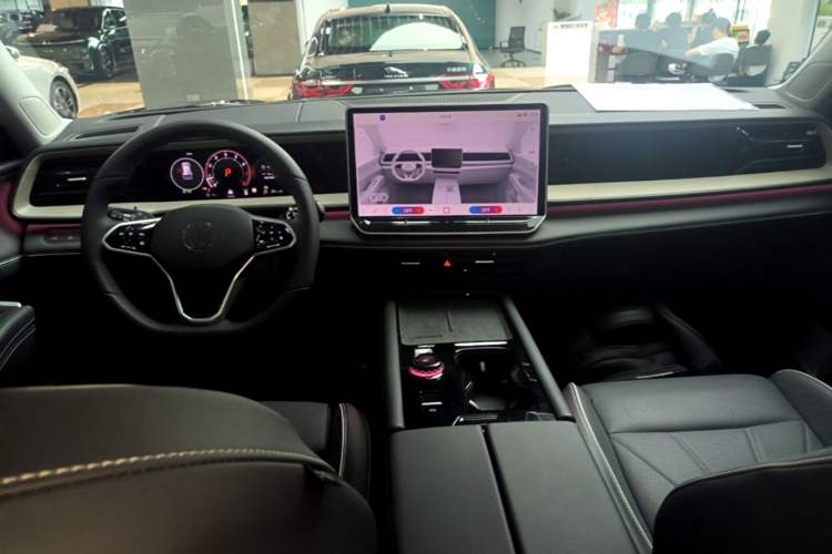 Used Volkswagen Teramont 2025 Tiguan Pro 450TSI 4Motion Crosswind Edition Center Console