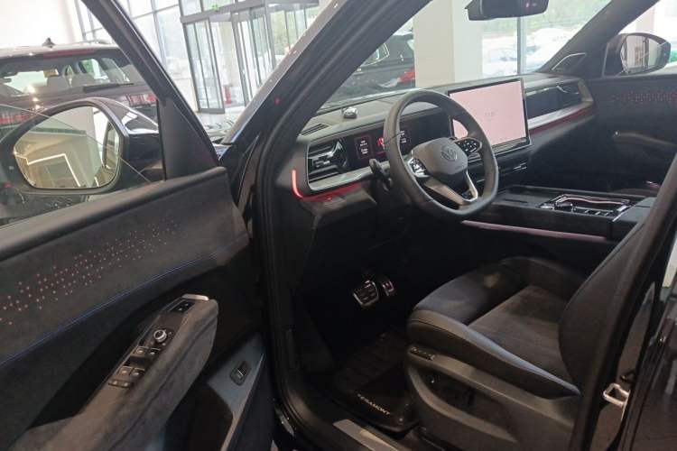 Used Volkswagen Teramont 2025 Tiguan Pro 450TSI Four-Wheel Drive Summit Edition Driver Seat