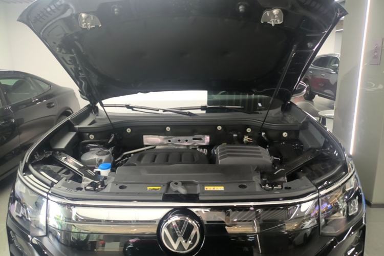 Used Volkswagen Teramont 2025 Tiguan Pro 450TSI 4Motion Crosswind Edition Engine Bay