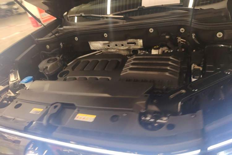 Used Volkswagen Teramont 2025 Tiguan Pro 450TSI 4Motion Crosswind Edition Engine Bay