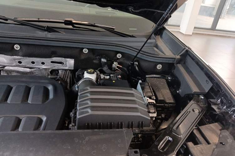 Used Volkswagen Teramont 2025 Tiguan Pro 450TSI Four-Wheel Drive Summit Edition Engine Bay Left