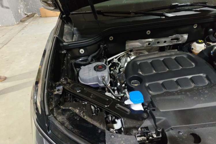 Used Volkswagen Teramont 2025 Tiguan Pro 450TSI Four-Wheel Drive Summit Edition Engine Bay Right