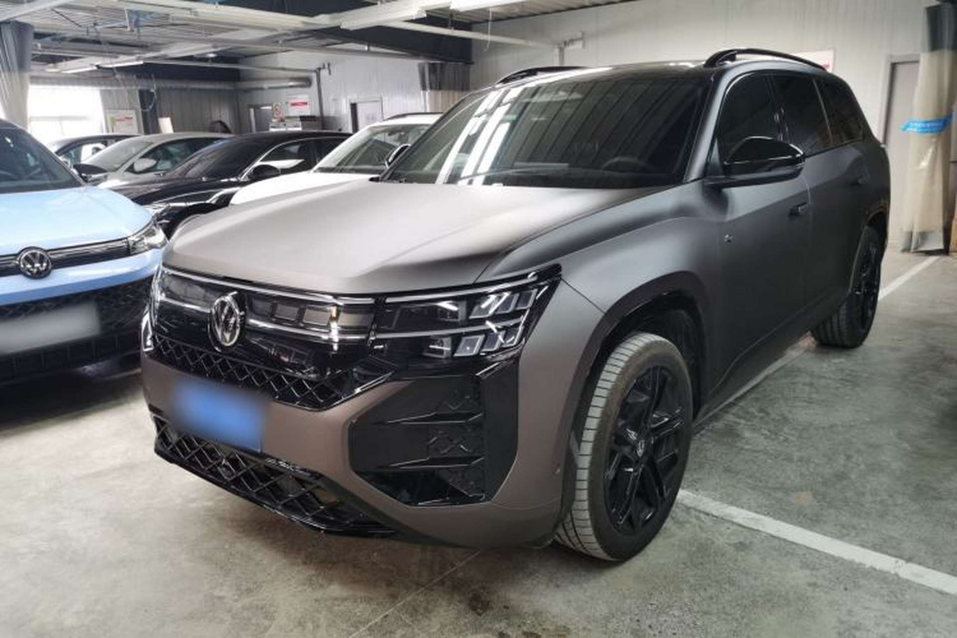 Used Volkswagen Teramont 2025 Tiguan Pro 450TSI Four-Wheel Drive Summit Edition Front Left 45 Deg