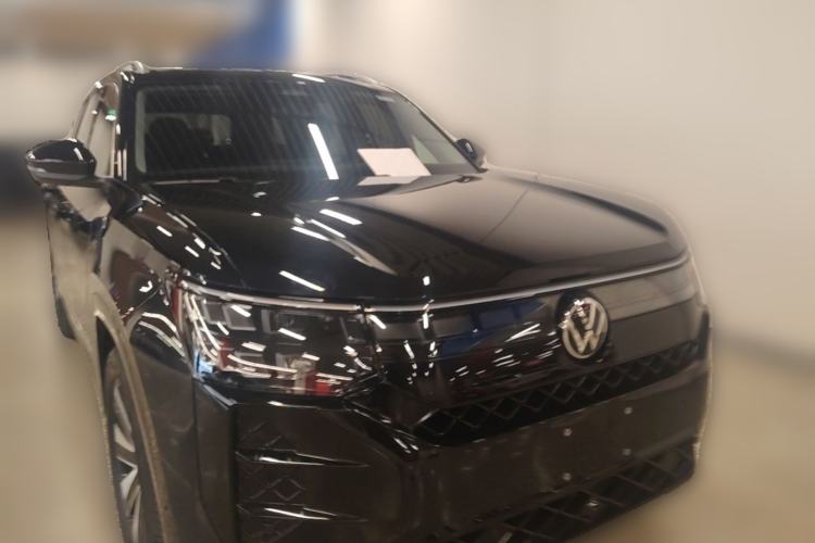 Used Volkswagen Teramont 2025 Tiguan Pro 450TSI 4Motion Crosswind Edition Front Right 45 Deg