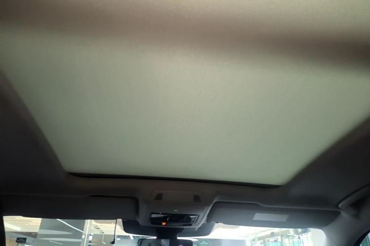 Used Volkswagen Teramont 2025 Tiguan Pro 450TSI 4Motion Crosswind Edition Headliner
