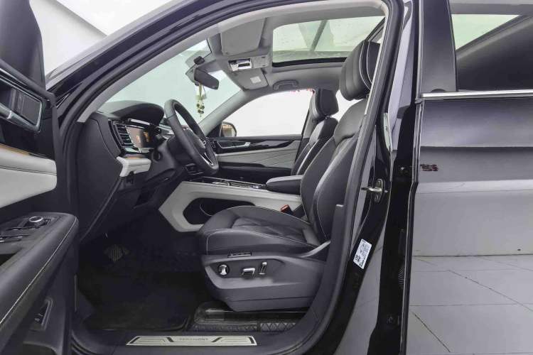 Used Volkswagen Teramont 2025 380TSI All-Wheel-Drive Excellence Edition Interior 2
