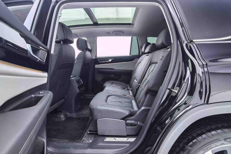 Used Volkswagen Teramont 2025 380TSI All-Wheel-Drive Excellence Edition Interior 4