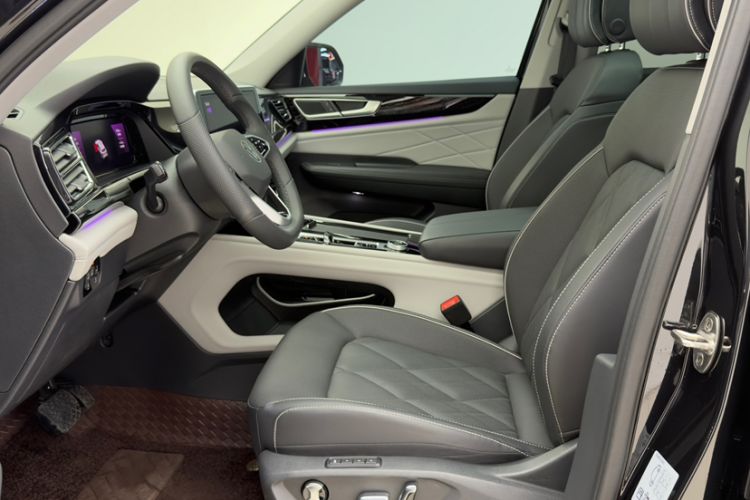 Used Volkswagen Teramont 2025 380TSI All-Wheel-Drive Excellence Edition Interior 5