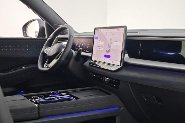 Used Volkswagen Teramont 2025 Tiguan Pro 450TSI Four-Wheel Drive Summit Edition Interior 6