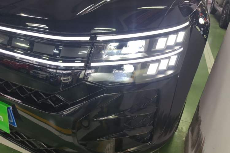 Used Volkswagen Teramont 2025 Tiguan Pro 450TSI 4Motion Crosswind Edition Left Front Headlight