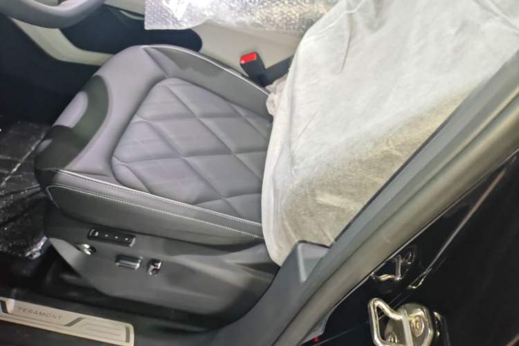 Used Volkswagen Teramont 2025 380TSI All-Wheel-Drive Excellence Edition Left Front Seat