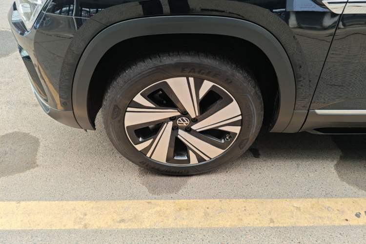 Used Volkswagen Teramont 2025 380TSI All-Wheel-Drive Excellence Edition Left Front Wheel Hub