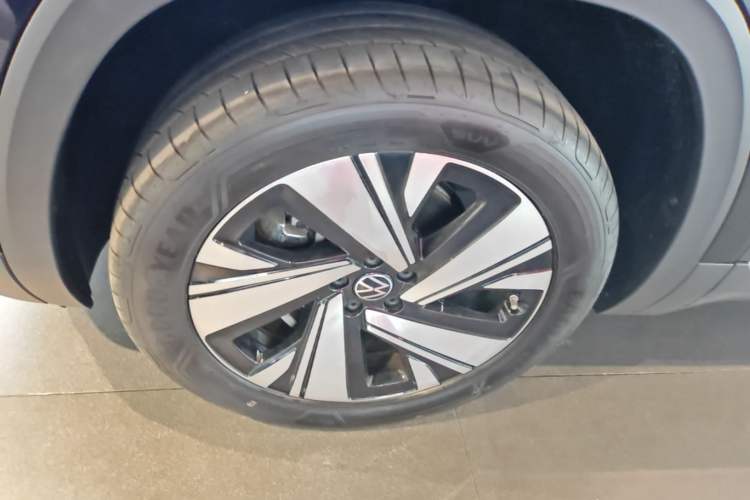 Used Volkswagen Teramont 2025 380TSI All-Wheel-Drive Excellence Edition Left Front Wheel Hub