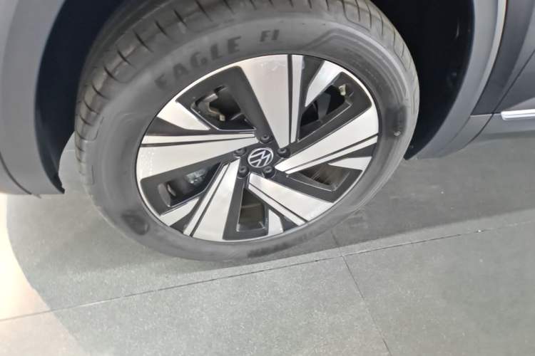 Used Volkswagen Teramont 2025 380TSI All-Wheel-Drive Excellence Edition Left Front Wheel Hub