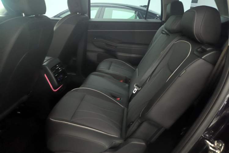 Used Volkswagen Teramont 2025 Tiguan Pro 450TSI 4Motion Crosswind Edition Left Rear Seat