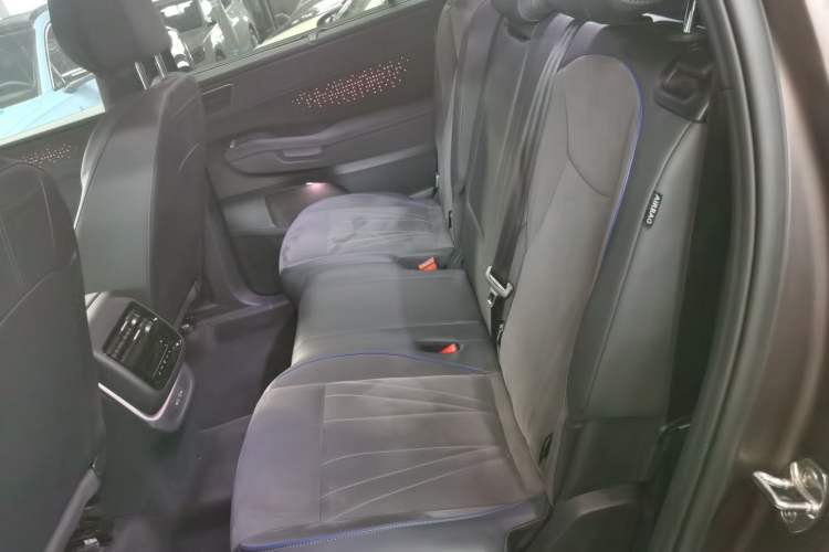 Used Volkswagen Teramont 2025 Tiguan Pro 450TSI Four-Wheel Drive Summit Edition Left Rear Seat