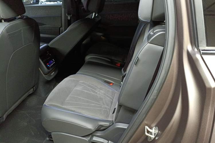 Used Volkswagen Teramont 2025 Tiguan Pro 450TSI Four-Wheel Drive Summit Edition Left Rear Seat