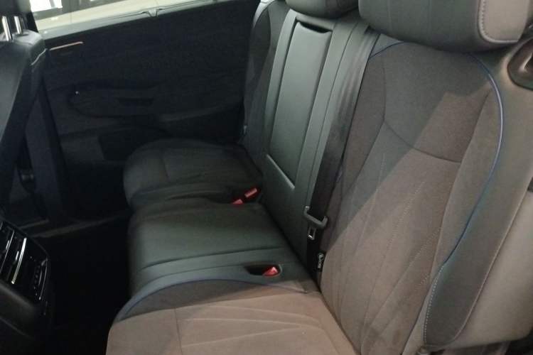 Used Volkswagen Teramont 2025 Tiguan Pro 450TSI Four-Wheel Drive Summit Edition Left Rear Seat