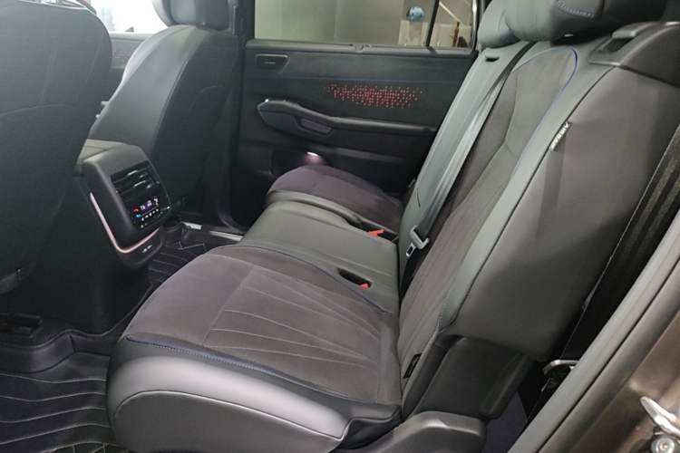 Used Volkswagen Teramont 2025 Tiguan Pro 450TSI Four-Wheel Drive Summit Edition Left Rear Seat