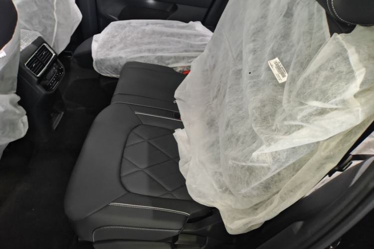 Used Volkswagen Teramont 2025 380TSI All-Wheel-Drive Excellence Edition Left Rear Seat