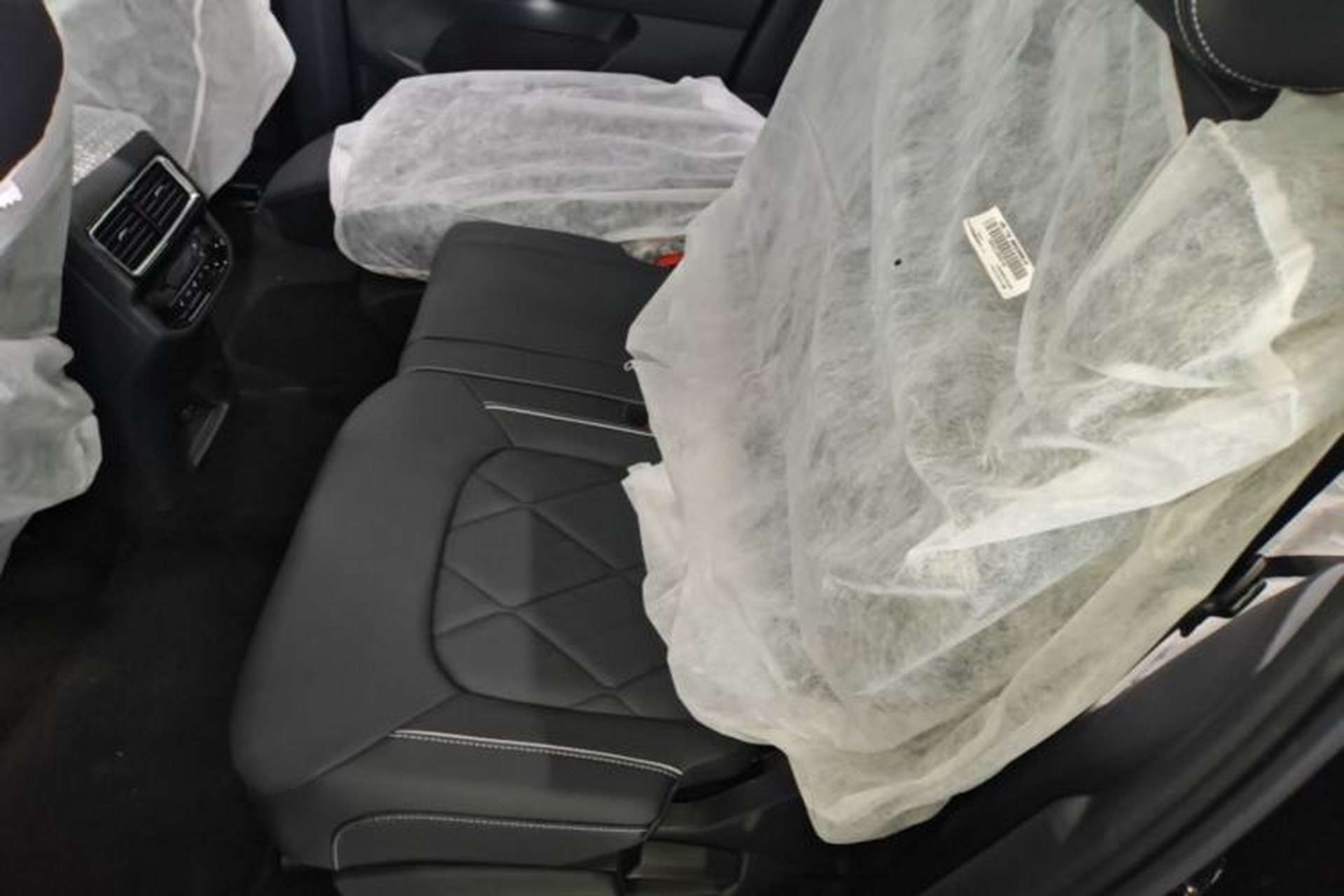 Used Volkswagen Teramont 2025 380TSI All-Wheel-Drive Excellence Edition Left Rear Seat