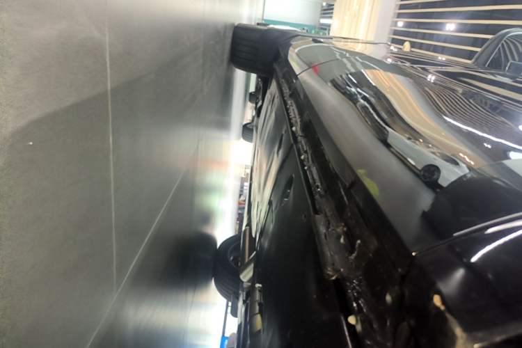 Used Volkswagen Teramont 2025 Tiguan Pro 450TSI 4Motion Crosswind Edition Left Side Sill