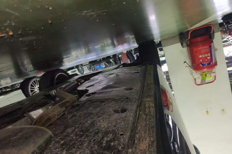Used Volkswagen Teramont 2025 Tiguan Pro 450TSI 4Motion Crosswind Edition Left Side Sill