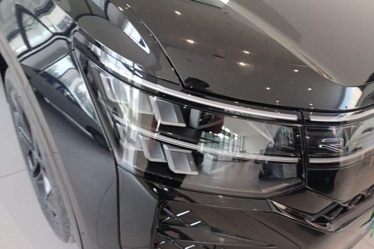 Used Volkswagen Teramont 2025 Tiguan Pro 450TSI Four-Wheel Drive Summit Edition Right Front Headlight