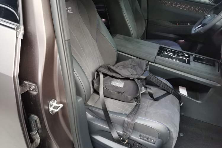 Used Volkswagen Teramont 2025 Tiguan Pro 450TSI Four-Wheel Drive Summit Edition Right Front Seat