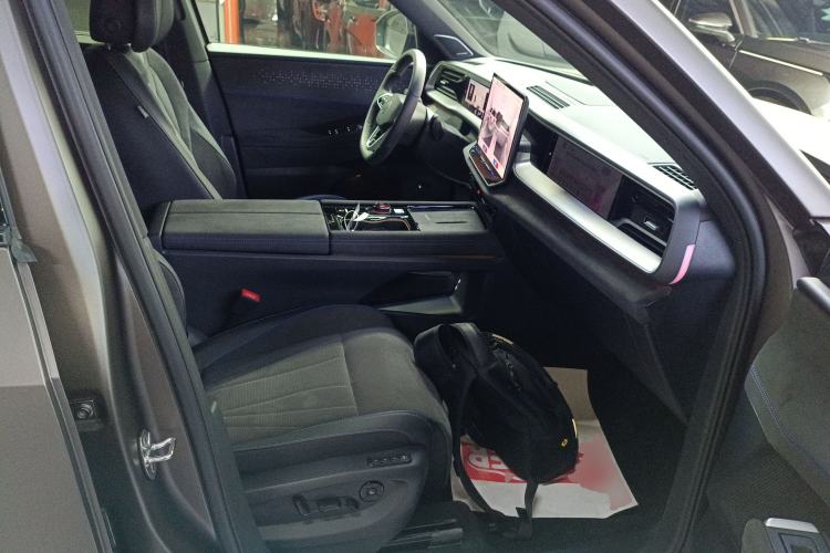 Used Volkswagen Teramont 2025 Tiguan Pro 450TSI Four-Wheel Drive Summit Edition Right Front Seat