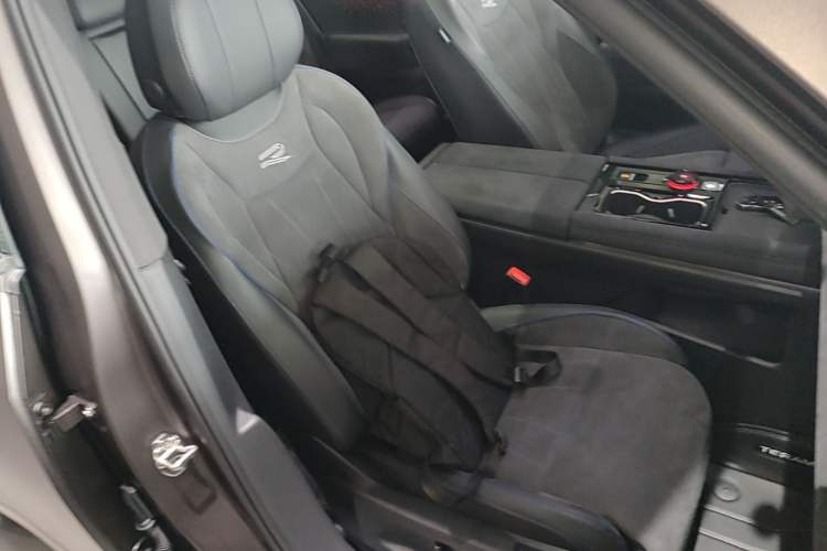 Used Volkswagen Teramont 2025 Tiguan Pro 450TSI Four-Wheel Drive Summit Edition Right Front Seat