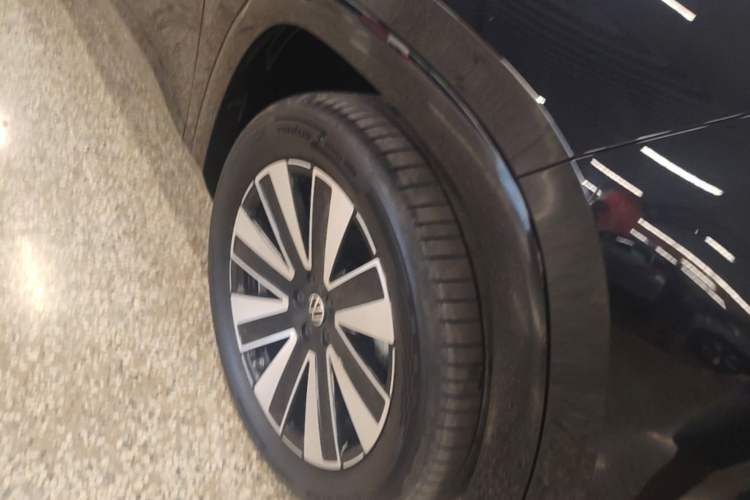 Used Volkswagen Teramont 2025 Tiguan Pro 450TSI 4Motion Crosswind Edition Right Front Wheel Hub