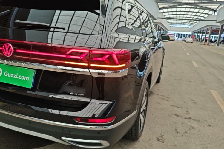 Used Volkswagen Teramont 2025 380TSI All-Wheel-Drive Excellence Edition Right Rear Taillight