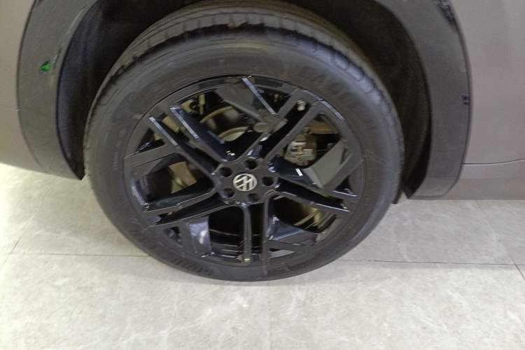 Used Volkswagen Teramont 2025 Tiguan Pro 450TSI Four-Wheel Drive Summit Edition Right Rear Wheel Hub