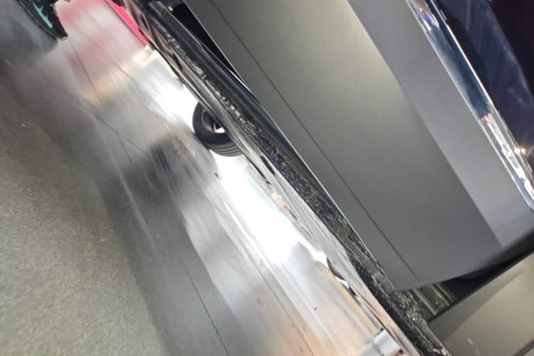 Used Volkswagen Teramont 2025 380TSI All-Wheel-Drive Excellence Edition Right Side Sill